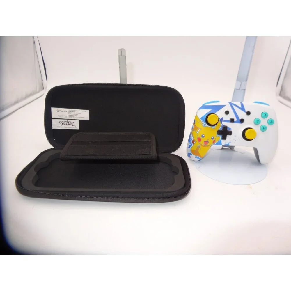 Nintendo Switch lite Case With Wired Controller Pokémon Pikachu‎